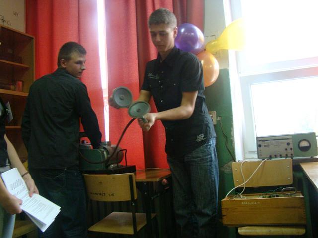 dzien nauki - fizyka 0105